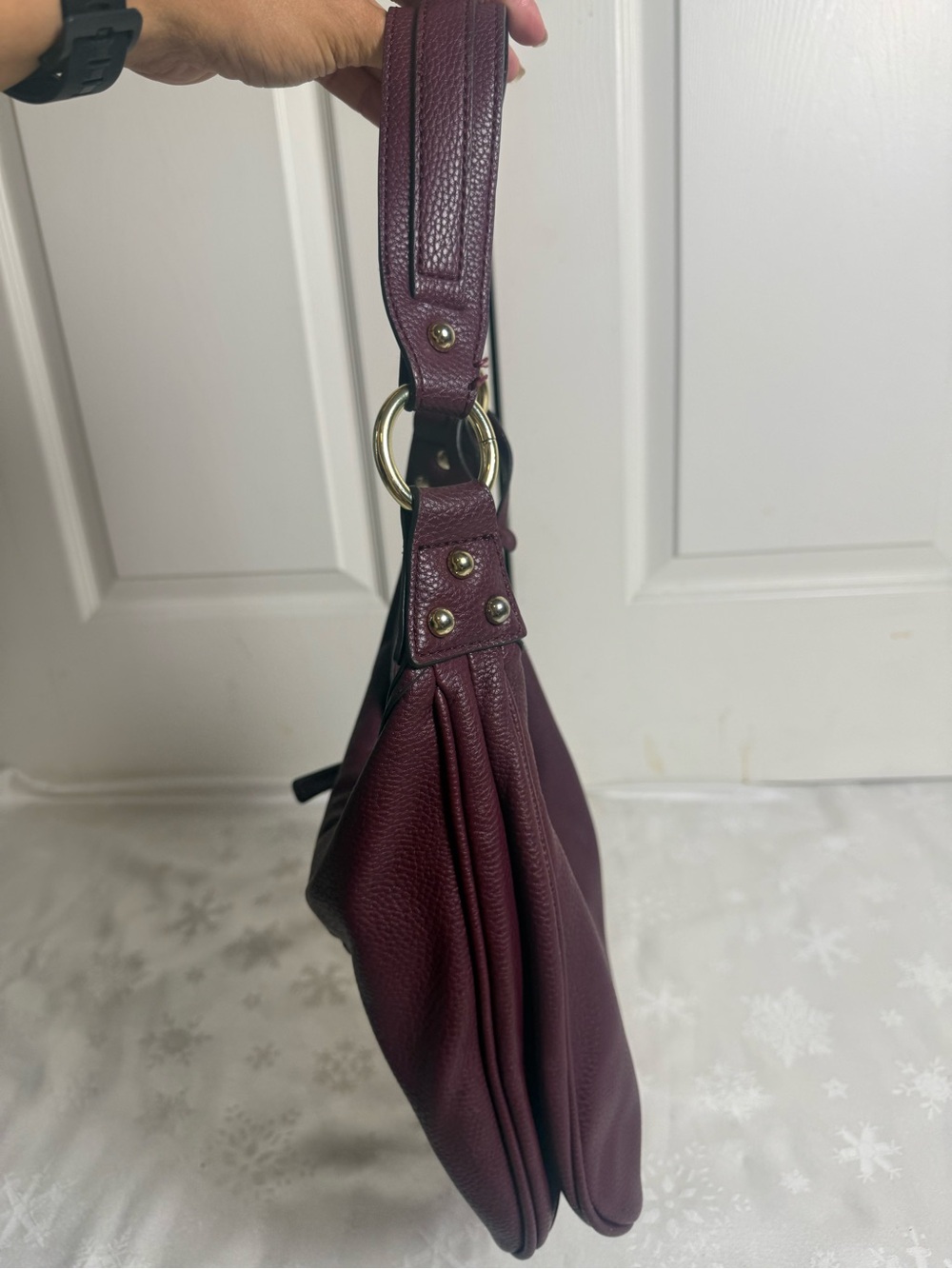 Liz Claiborne Burgundy Hobo Shoulder Bag Gold Hardware Charm Y2K Slouchy Purse - Picture 4 of 11
